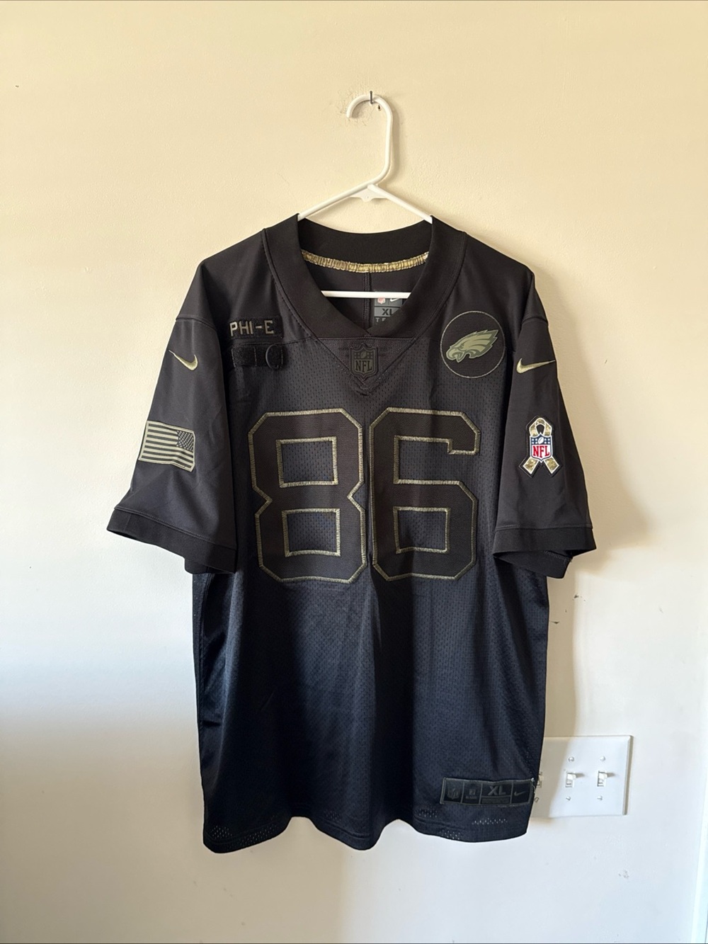 Men's Nike Zach Ertz #86 Philadelphia Eagles Salute To Service Jersey Sz XL RARE